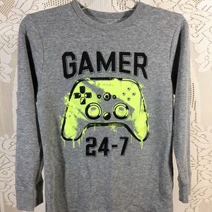 🐝 CHILDREN’S PLACE Gray Long Sleeve Gamer Tee